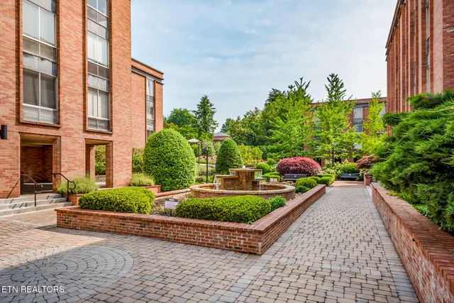 $2,250 | 1400 Kenesaw Avenue, Unit 13A, Knoxville, TN 37919