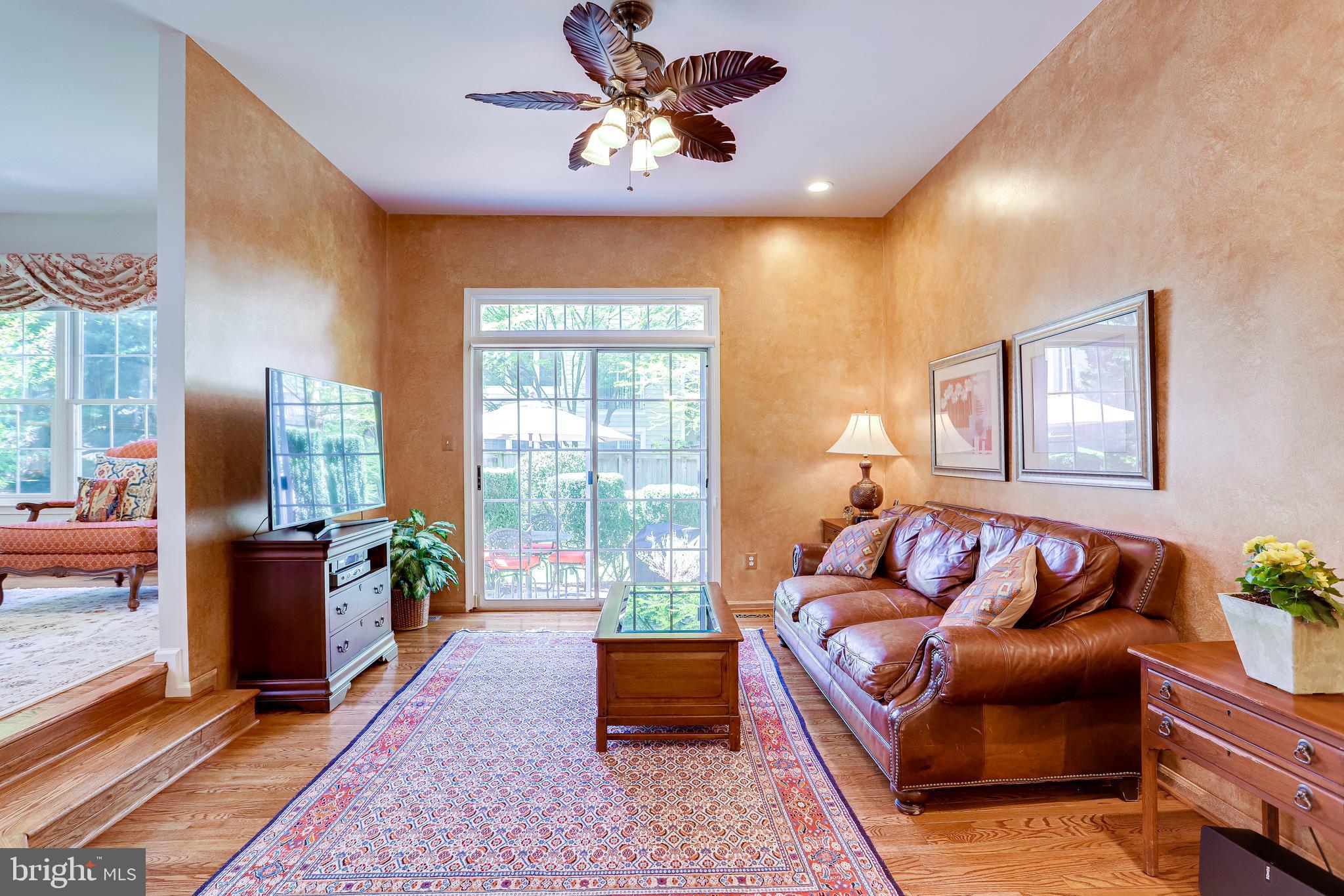 1206 Woodbrook Court Reston, VA 20194 - Photo 23 of 110 Tall ceilings in family room.