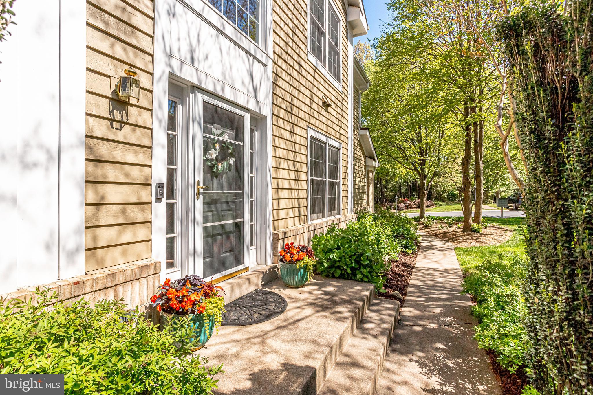 1206 Woodbrook Court Reston, VA 20194 - Photo 7 of 110 Gallery Image 7