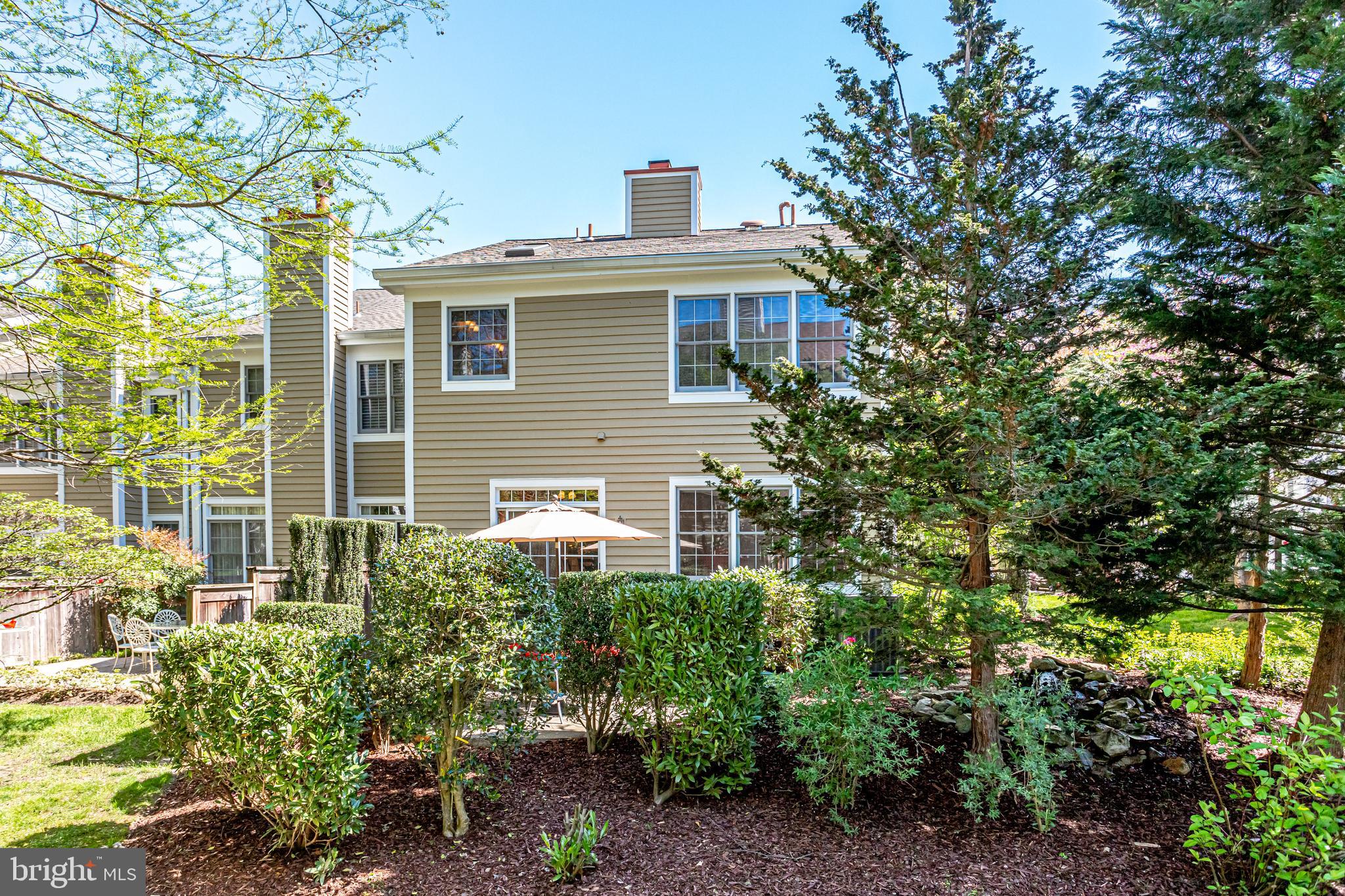 1206 Woodbrook Court Reston, VA 20194 - Photo 95 of 110 Beautiful landscaping around lot.