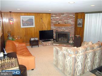 1014 Old Ford Road Huntingdon Valley, PA 19006 - Photo 9 of 12 Family Room