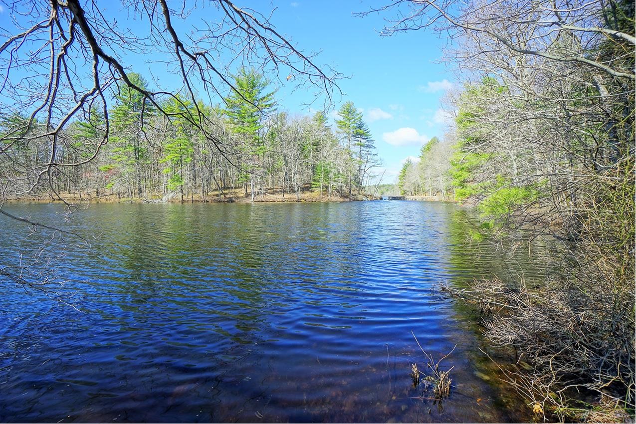 4 Gill Road Derry, NH 03038 - Photo 3 of 23