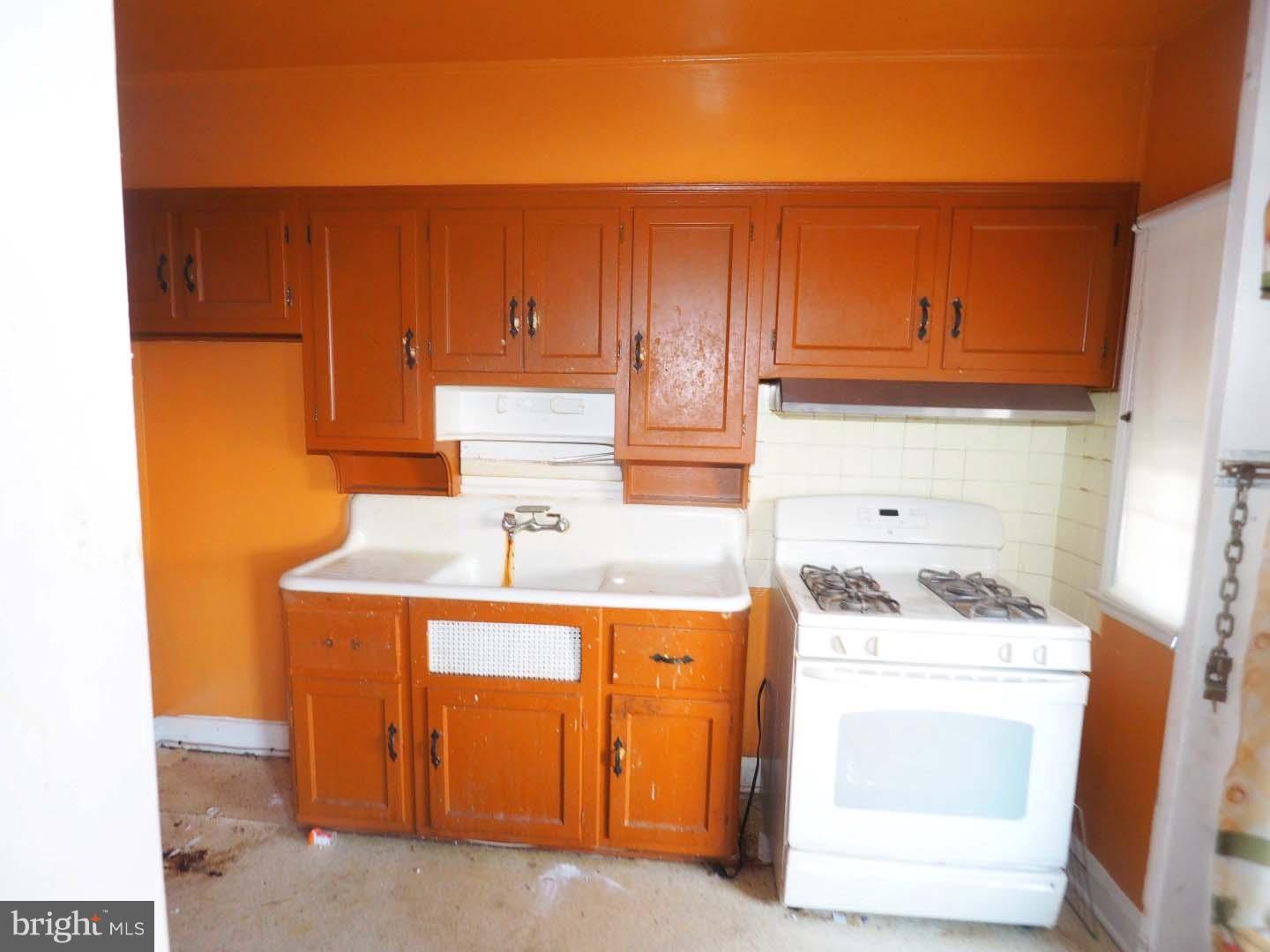 829 Braeside Road Baltimore, MD 21229 - Photo 6 of 19 Kitchen