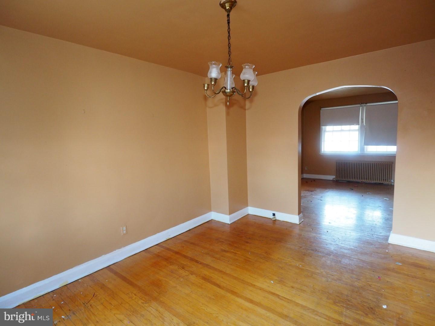 829 Braeside Road Baltimore, MD 21229 - Photo 9 of 19 Dining Room