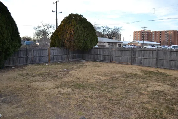 $1,900 | 211 27th Street, Canyon, TX 79015