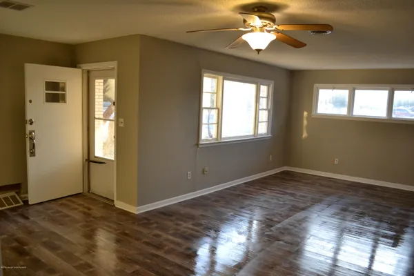 $1,900 | 211 27th Street, Canyon, TX 79015