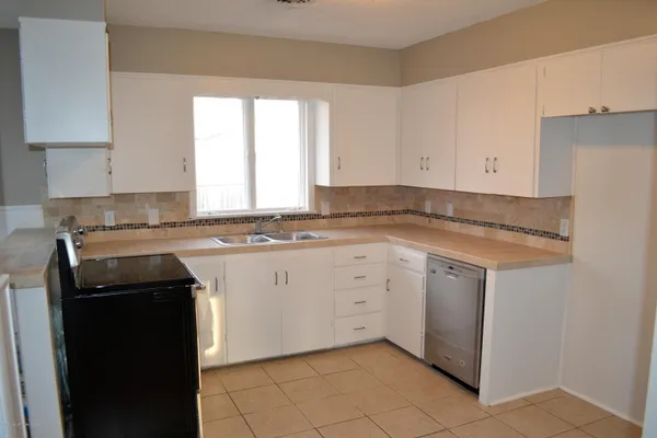 $1,900 | 211 27th Street, Canyon, TX 79015
