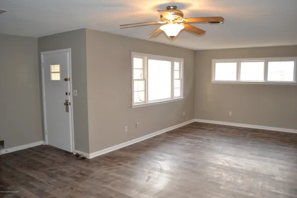 $1,900 | 211 27th Street, Canyon, TX 79015