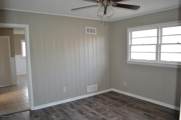 $1,900 | 211 27th Street, Canyon, TX 79015