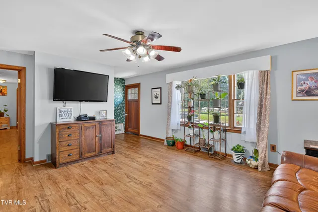 $219,999 | 1348 Highland Drive, Marion, VA 24354