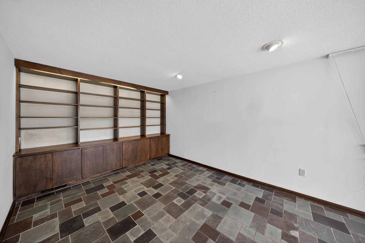 956 14th Avenue Southwest Rochester, MN 55902 - Photo 9 of 52