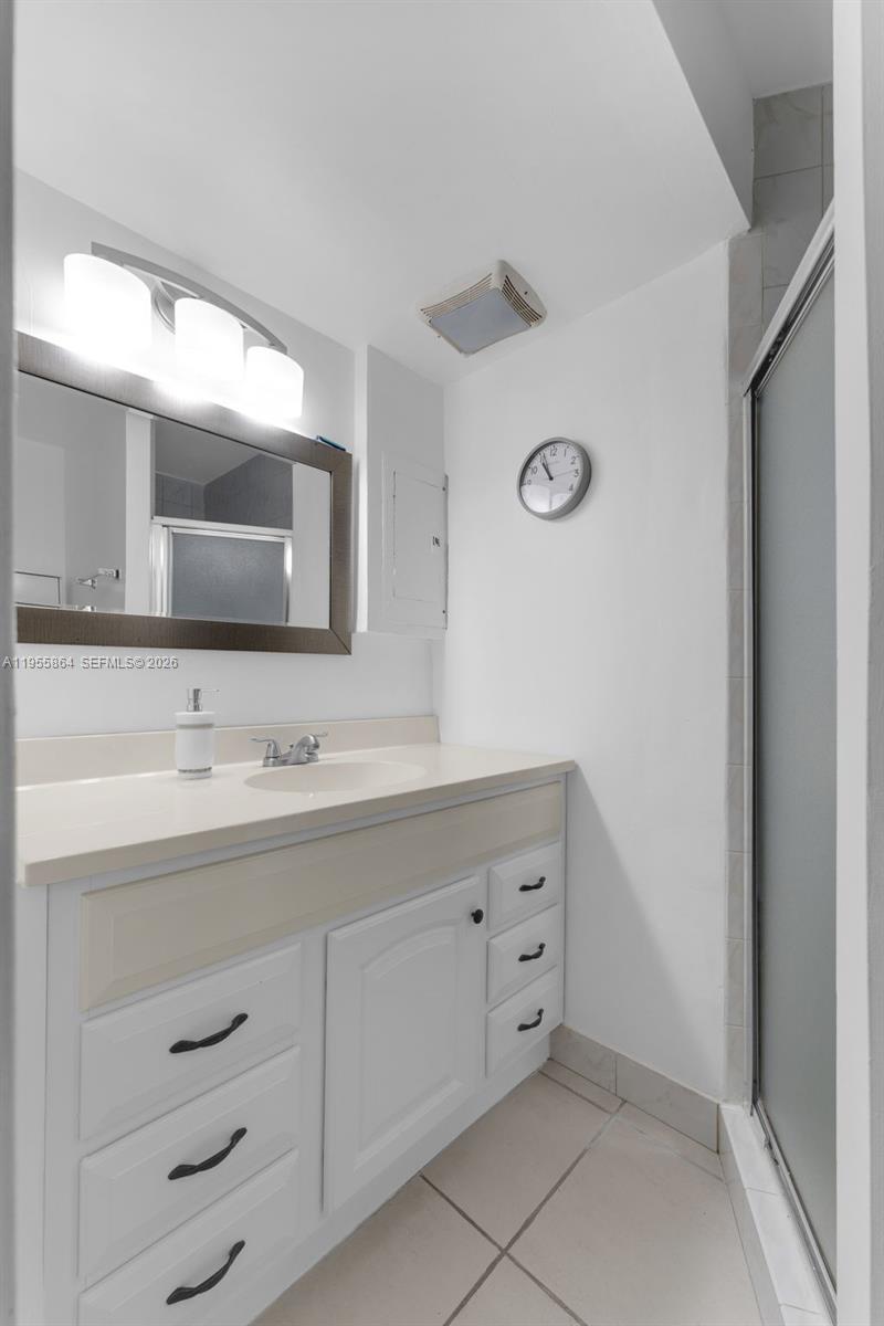 4321 Southwest 138th Court Miami, FL 33175 - Photo 16 of 40