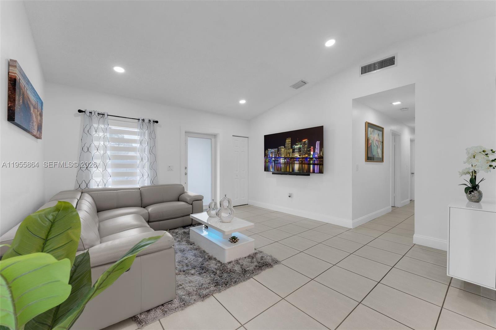 4321 Southwest 138th Court Miami, FL 33175 - Photo 4 of 40