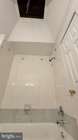 a view of washer and dryer in a room