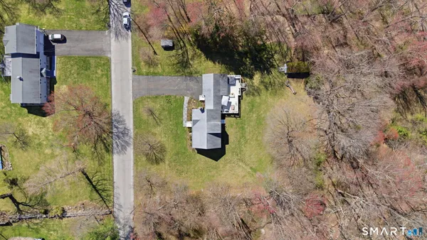 $650,000 | 6 Fieldstone Drive, Newtown, CT 06470