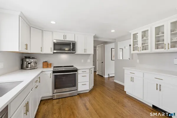 $650,000 | 6 Fieldstone Drive, Newtown, CT 06470
