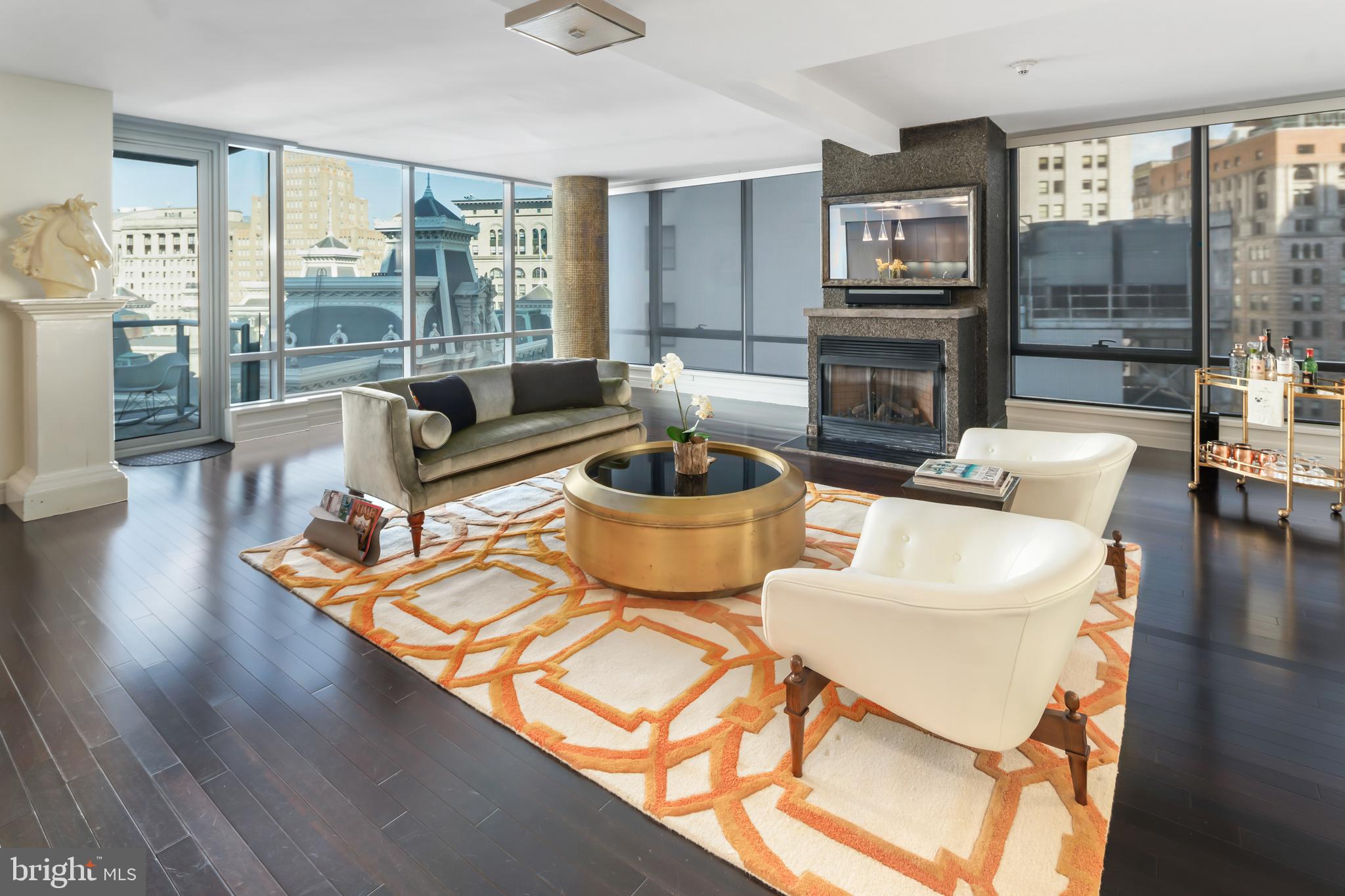 1414 South Penn Square, Unit 17B Philadelphia, PA 19102 - Photo 7 of 33 Fabulous Entertaining Space
