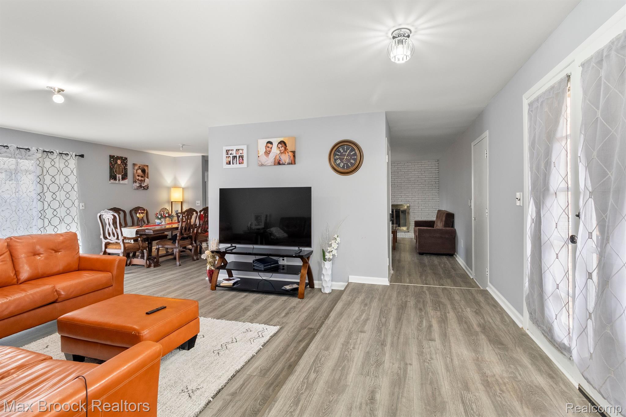 43722 Hanford Road Canton, MI 48187 - Photo 4 of 29 Gallery Image 4