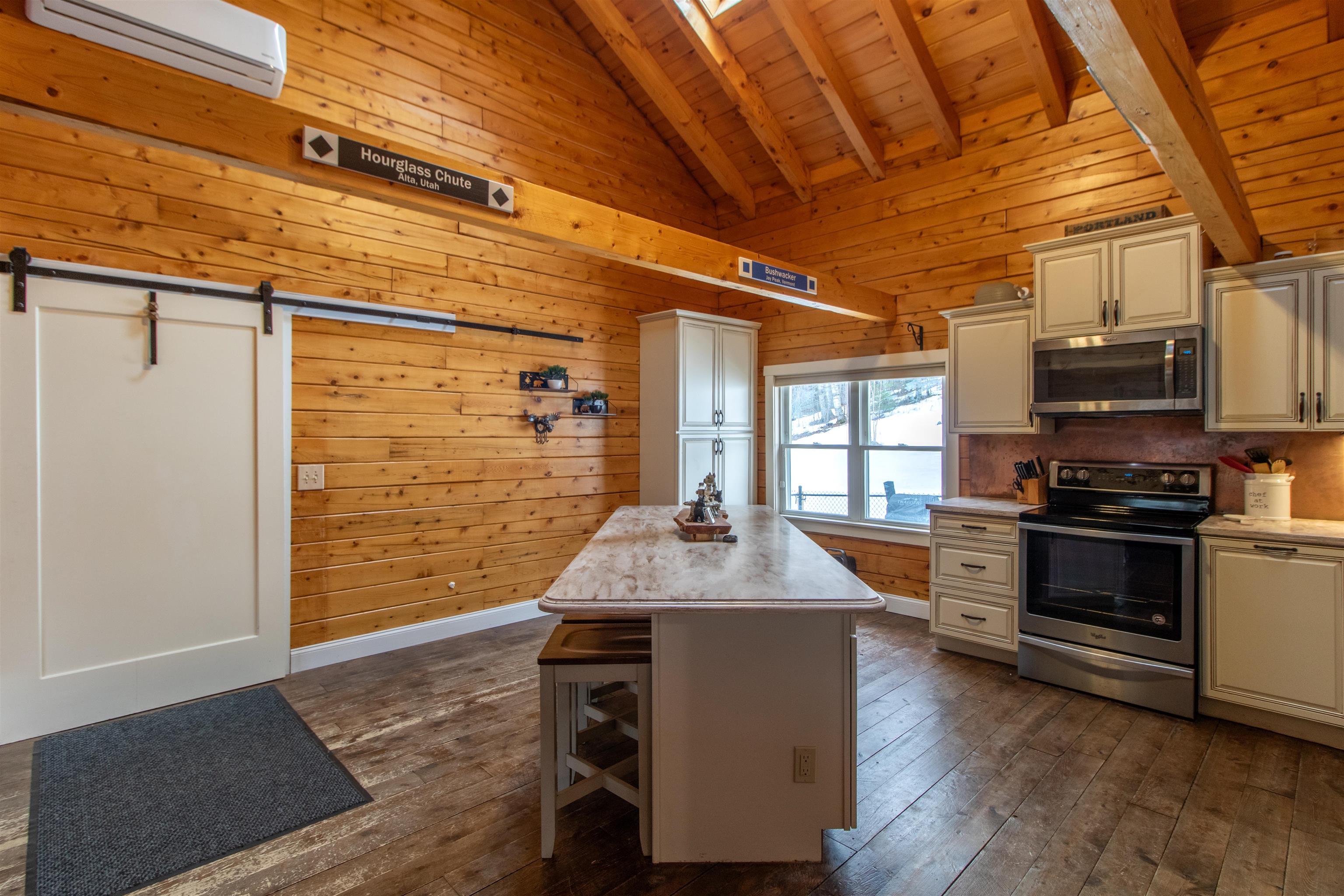 228 Juniper Lane Lyndon, VT 05851 - Photo 11 of 34