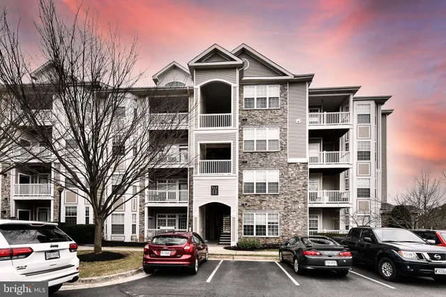 $2,490 | 512 Sunset View Terrace Southeast, Unit 406, Leesburg, VA 20175