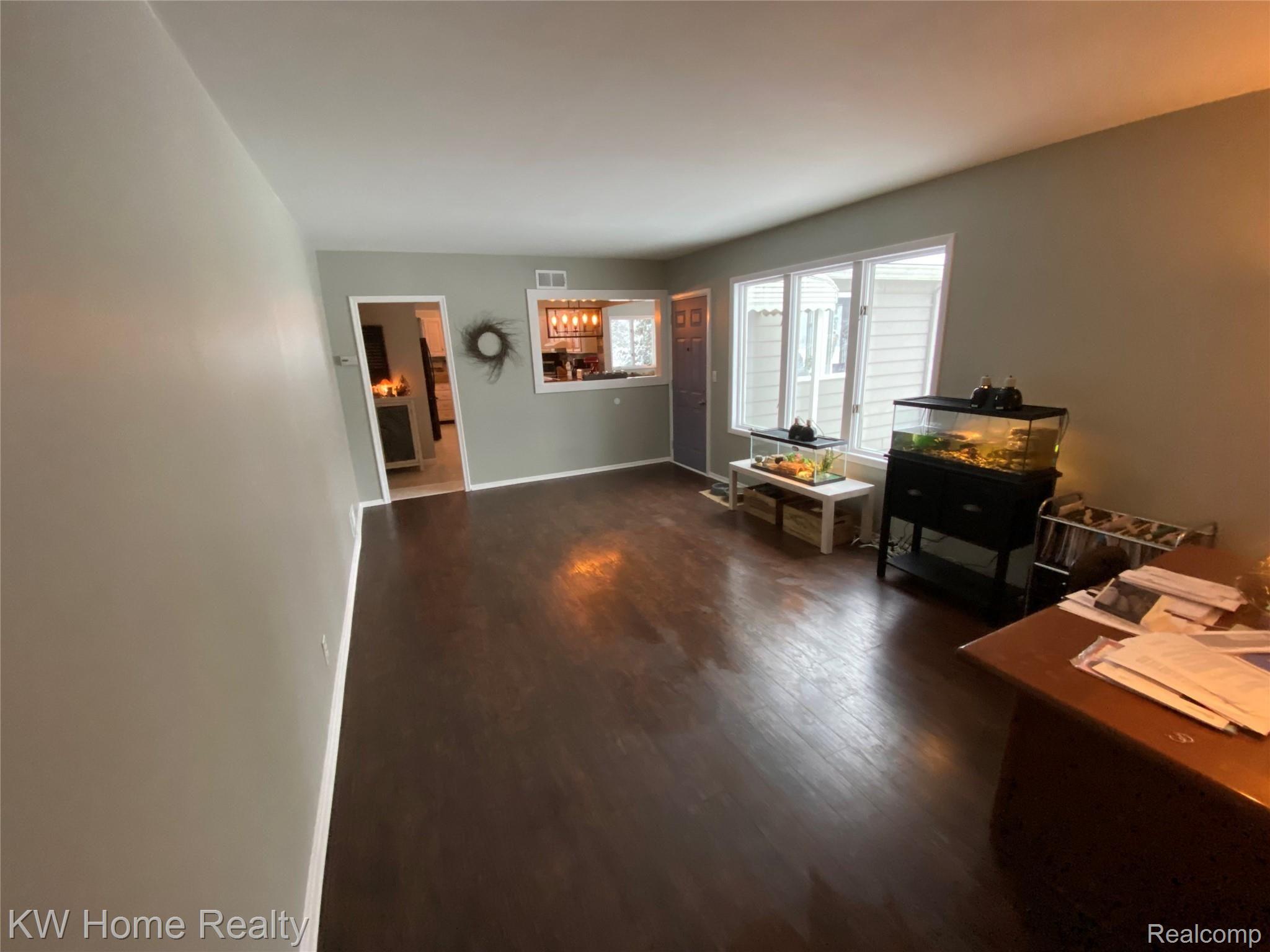 25422 Farmbrook Road Southfield, MI 48034 - Photo 3 of 29 LIVING ROOM, ANDERSON WINDOWS
