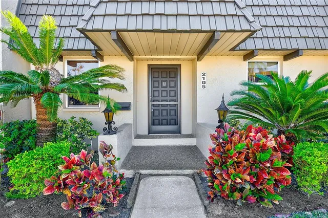 $230,000 | 2105 Cordova Green, Unit 2105, Seminole, FL 33777