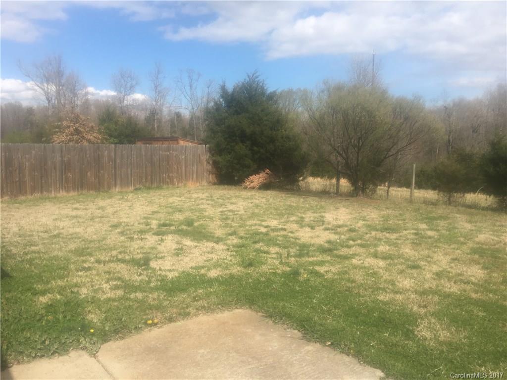 13527 Willow Falls Road Charlotte, NC 28215 - Photo 15 of 17