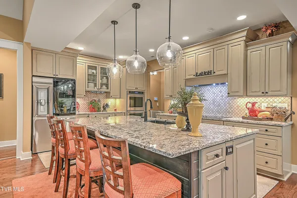 $947,500 | 127 Allison Timbers Road, Piney Flats, TN 37686