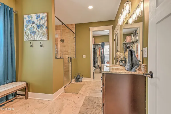 $947,500 | 127 Allison Timbers Road, Piney Flats, TN 37686