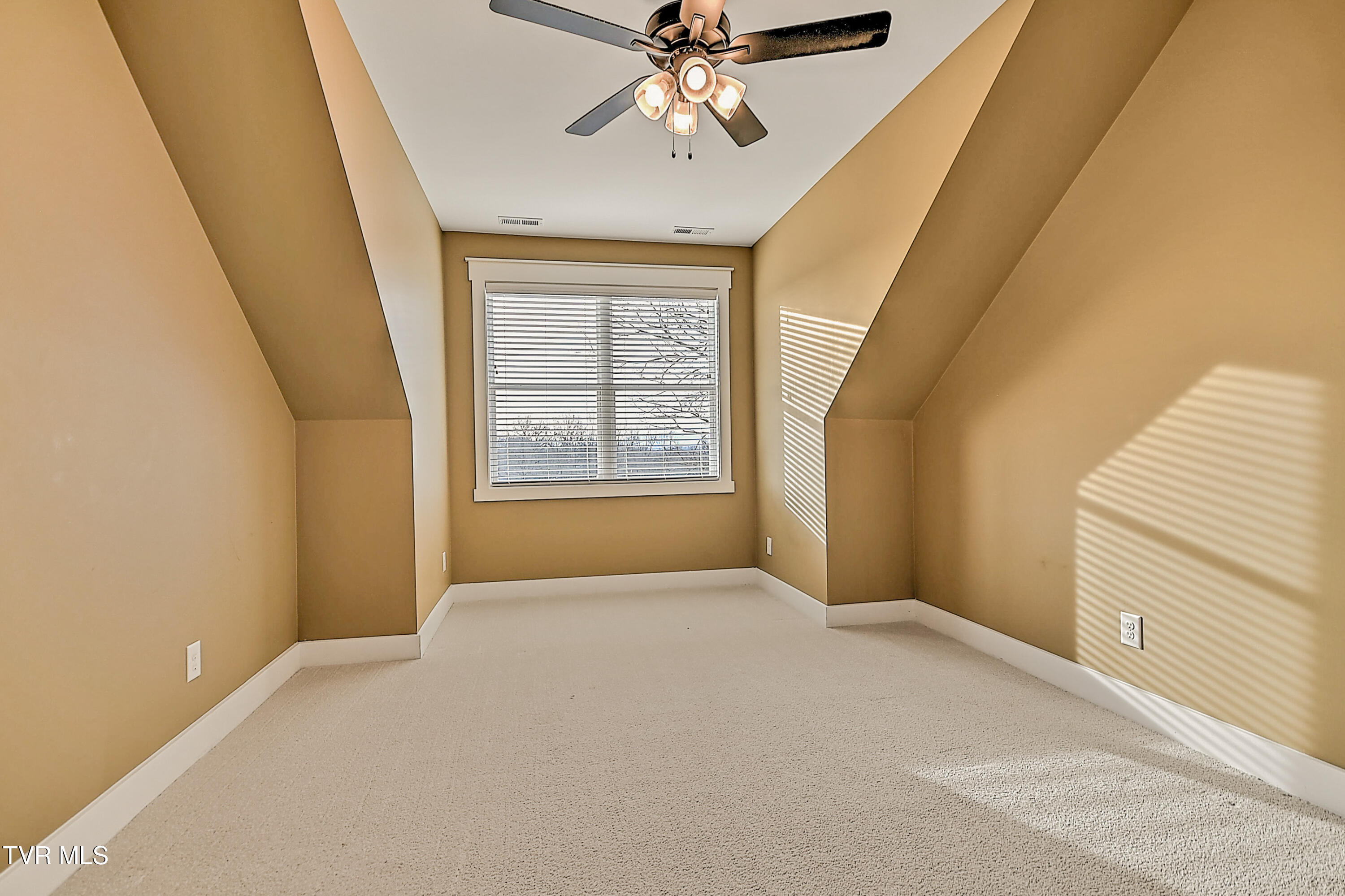 127 Allison Timbers Road Piney Flats, TN 37686 - Photo 23 of 44 127 Allison Timbers * CC-26