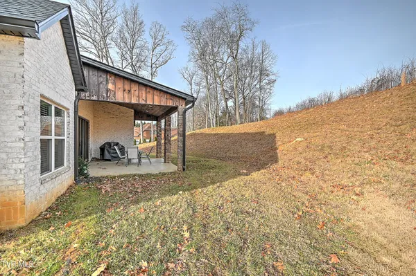 $947,500 | 127 Allison Timbers Road, Piney Flats, TN 37686