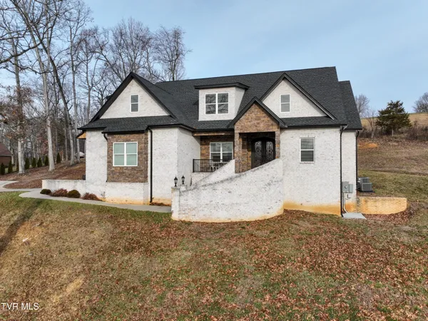 $947,500 | 127 Allison Timbers Road, Piney Flats, TN 37686
