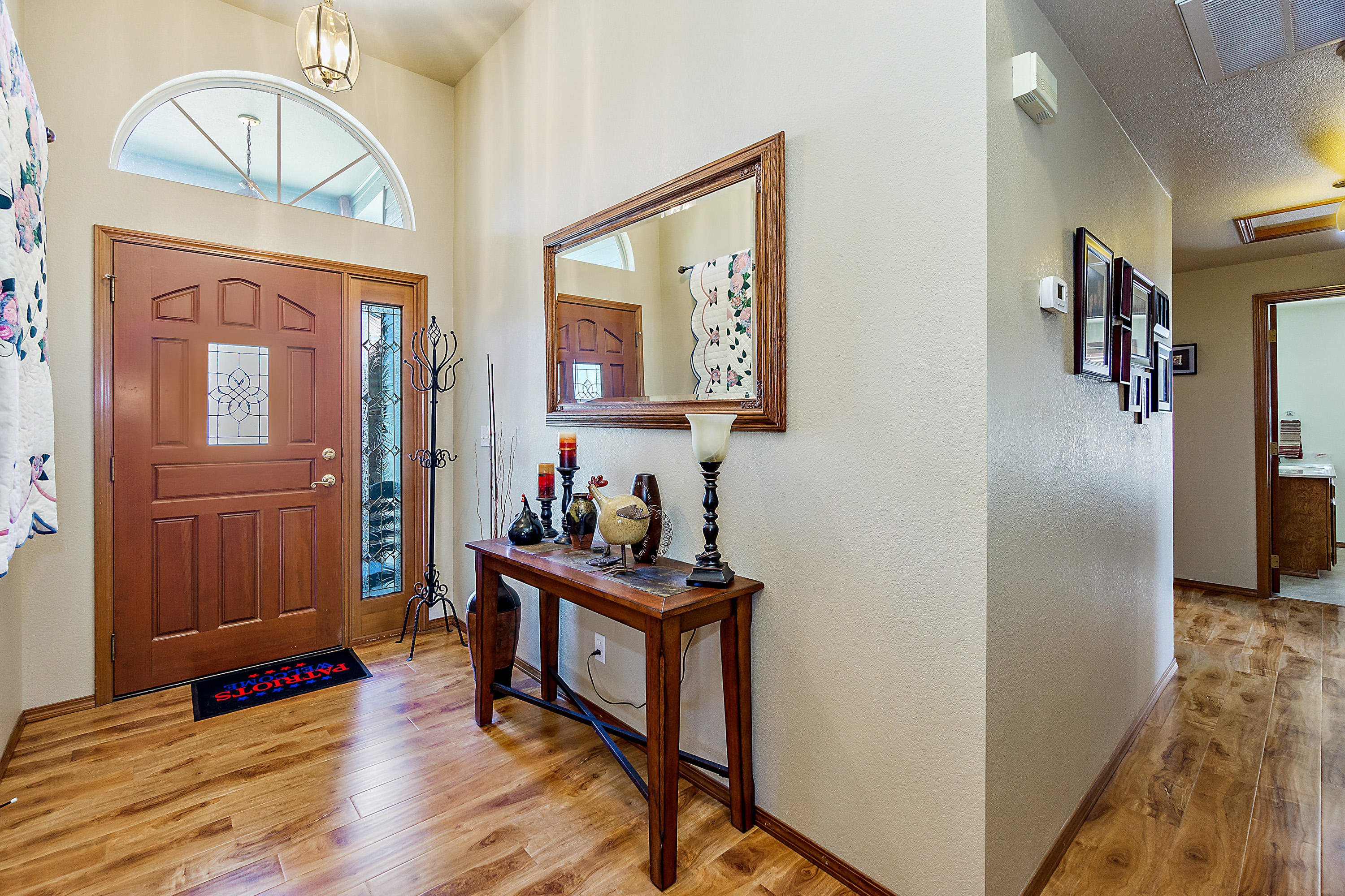 268 Vincent Court Central Point, OR 97502 - Photo 22 of 27 Beautiful Front Entry