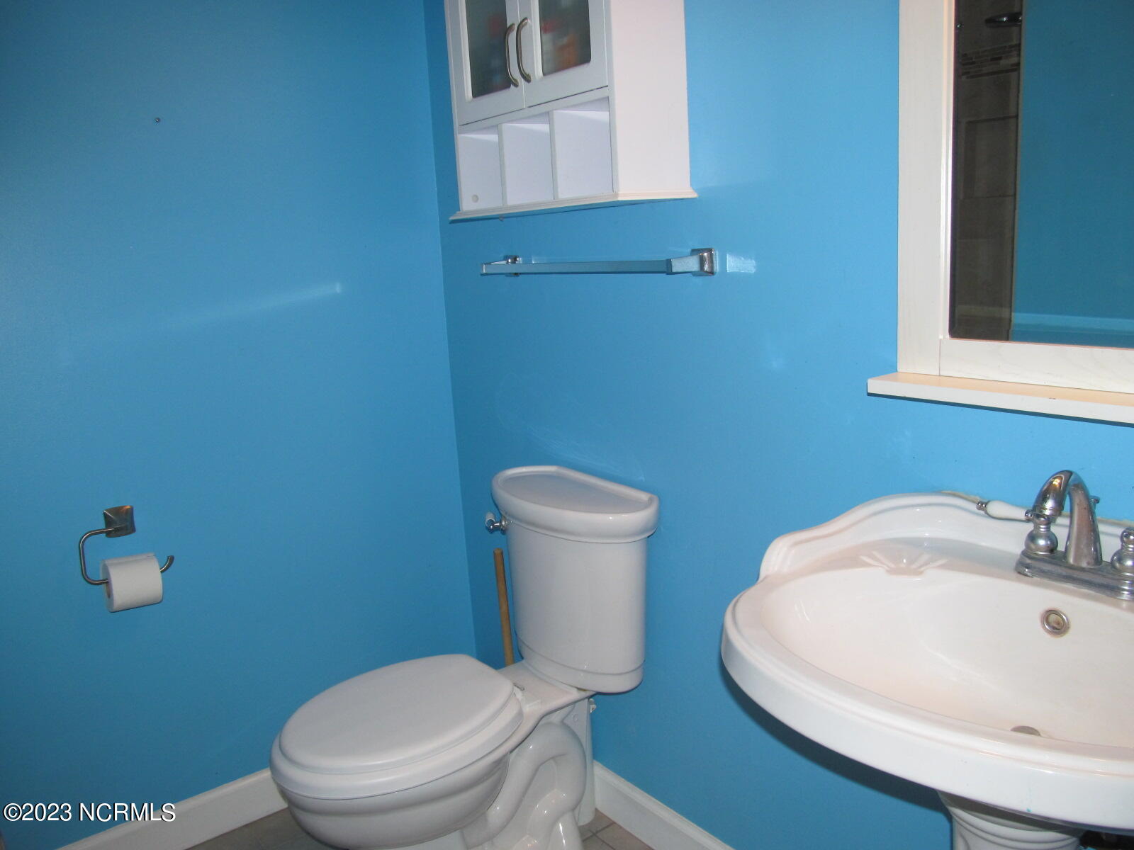607 Robin Road Morehead City, NC 28557 - Photo 25 of 34 Bath 1