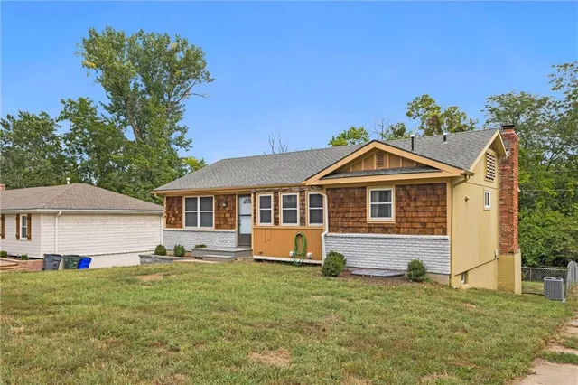 $355,000 | 1124 North Curtis Street, Olathe, KS 66061