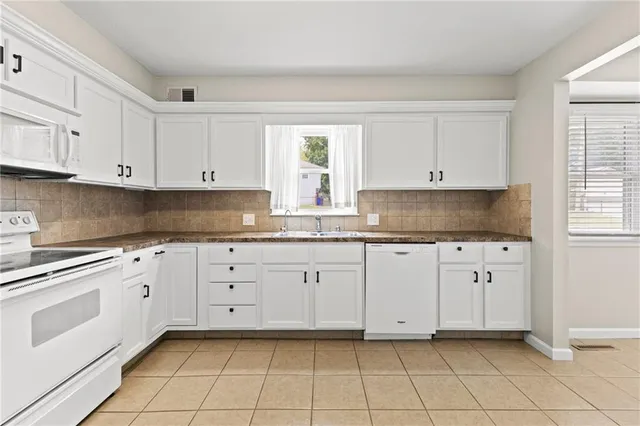 $355,000 | 1124 North Curtis Street, Olathe, KS 66061