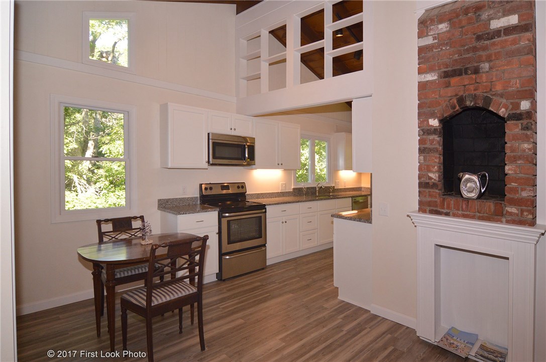 147 Winnapaug Road Westerly, RI 02891 - Photo 8 of 28 Eat in kitchen