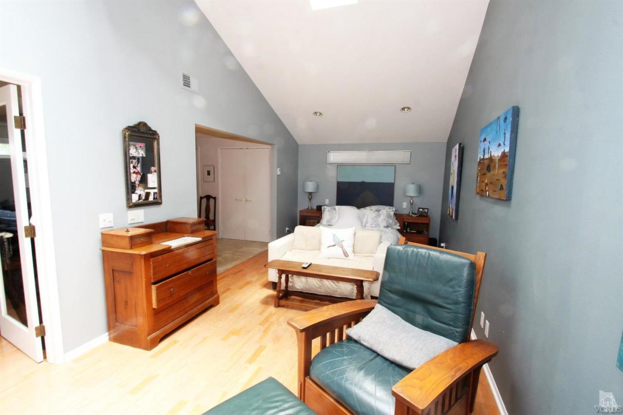 1800 Capstan Drive Oxnard, CA 93035 - Photo 10 of 15 a living room with furniture