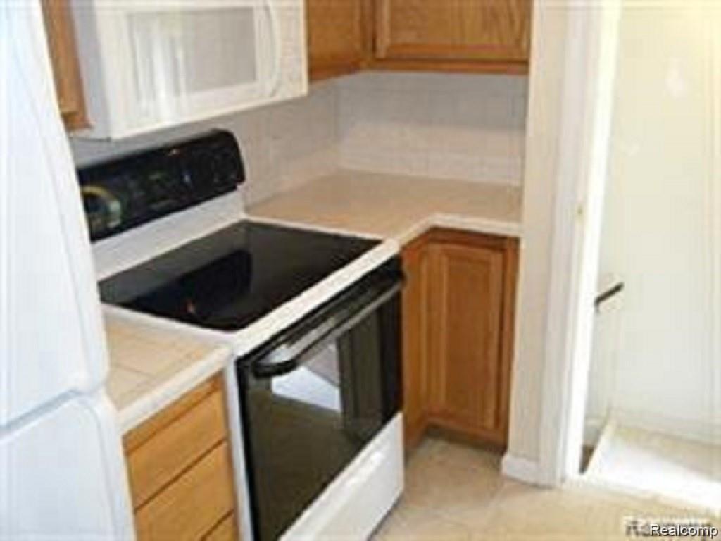 3521 Normandy Road Royal Oak, MI 48073 - Photo 3 of 20
