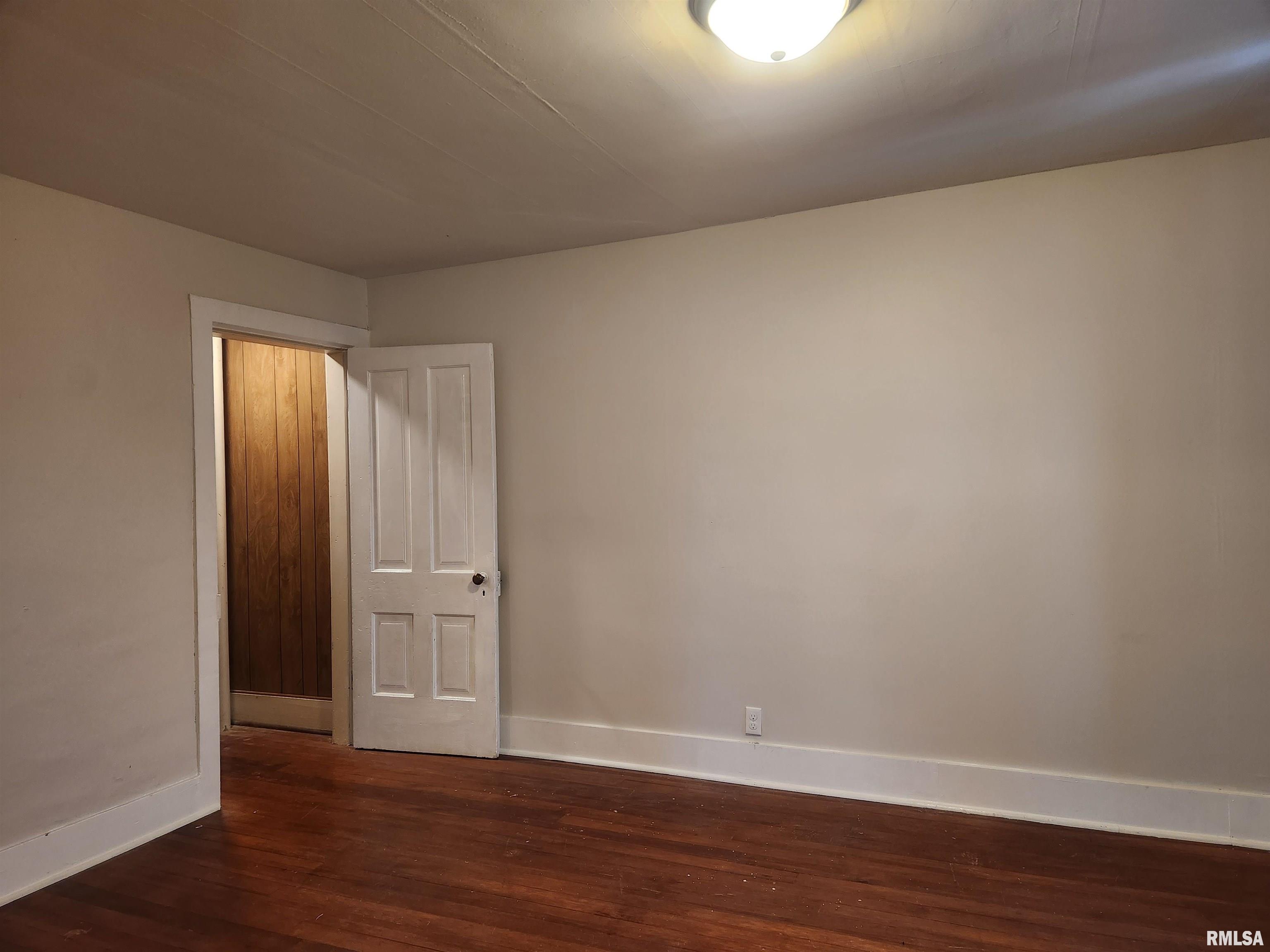 335 2nd Avenue South Clinton, IA 52732 - Photo 11 of 18