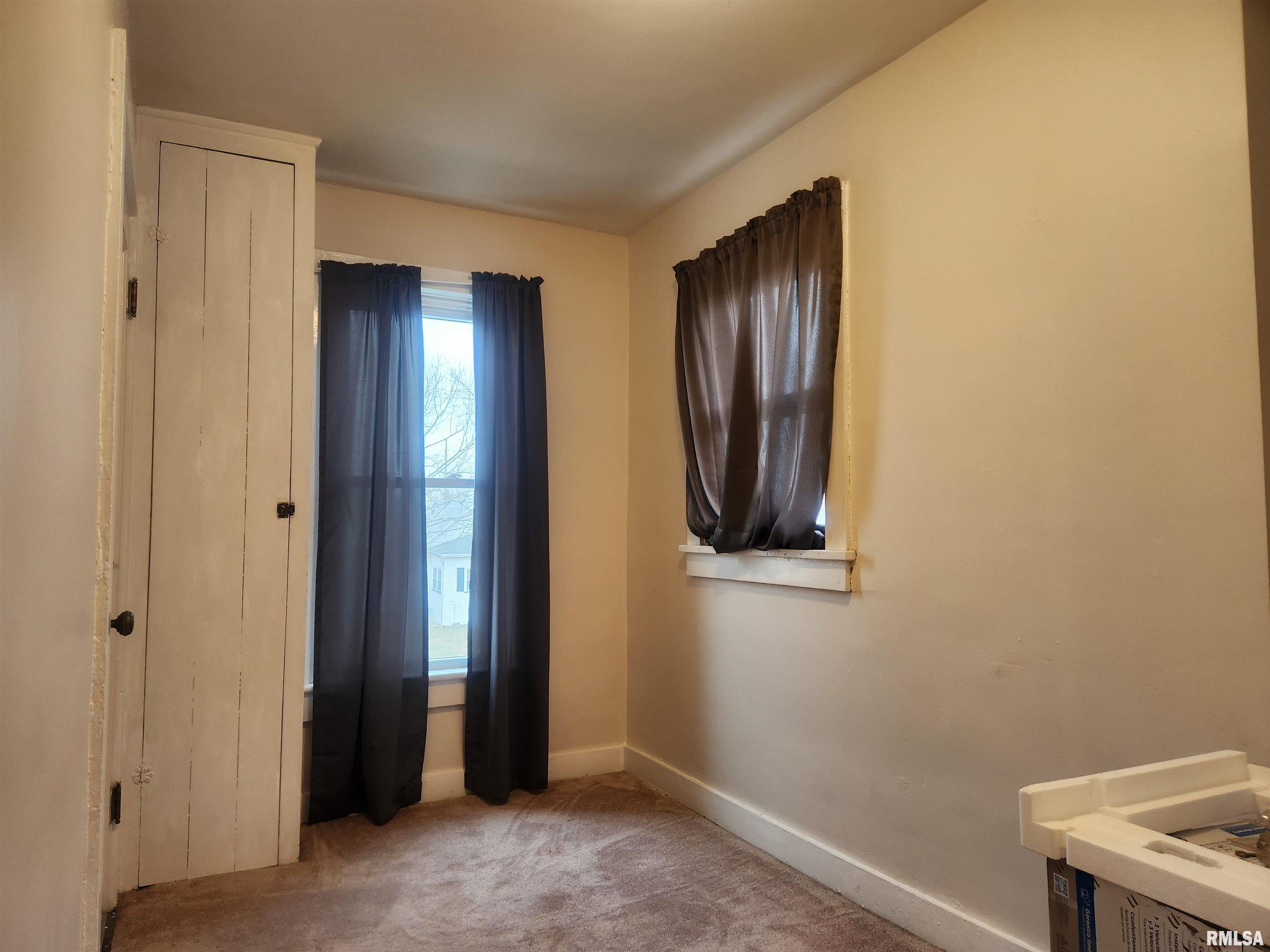 335 2nd Avenue South Clinton, IA 52732 - Photo 10 of 18