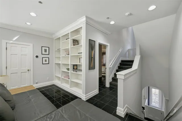 $4,500 | 1937 Rue De St Tropez, Unit 9, Austin, TX 78746