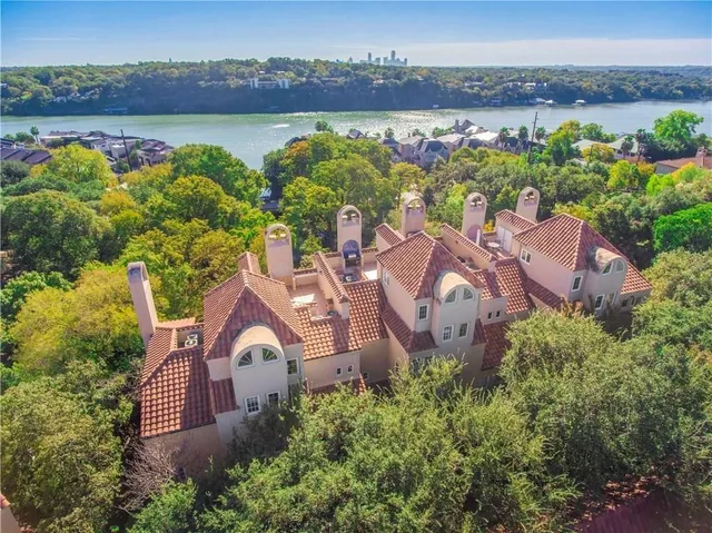 $4,500 | 1937 Rue De St Tropez, Unit 9, Austin, TX 78746