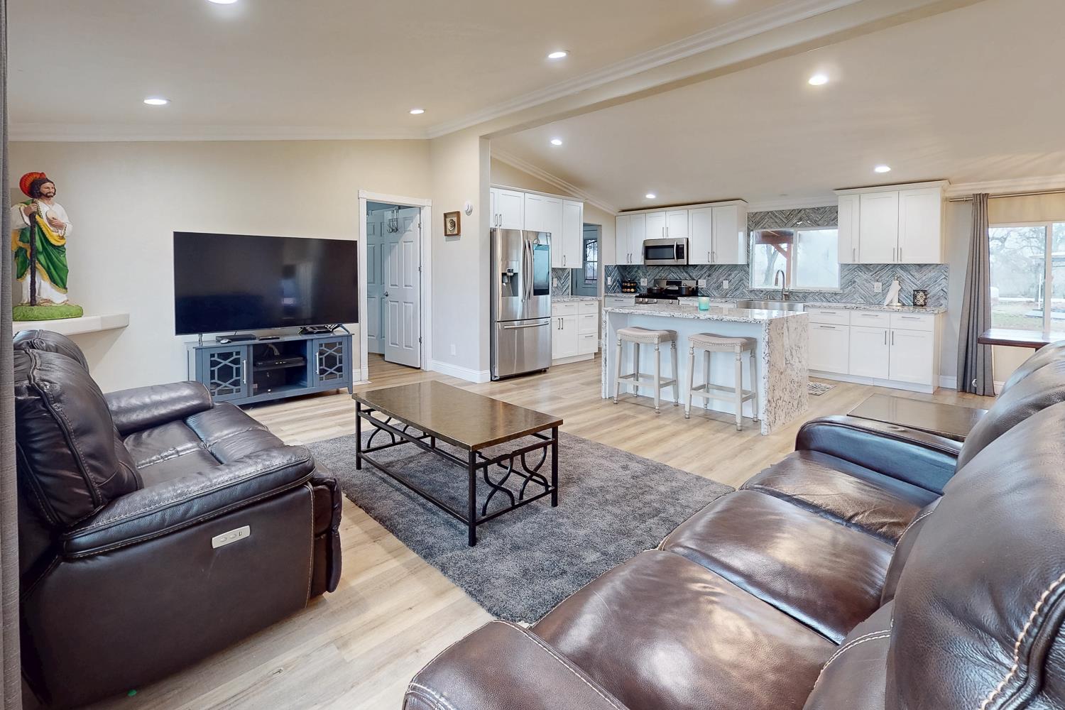 3453 La Porte Road Marysville, CA 95901 - Photo 14 of 81 a living room with furniture and a flat screen tv