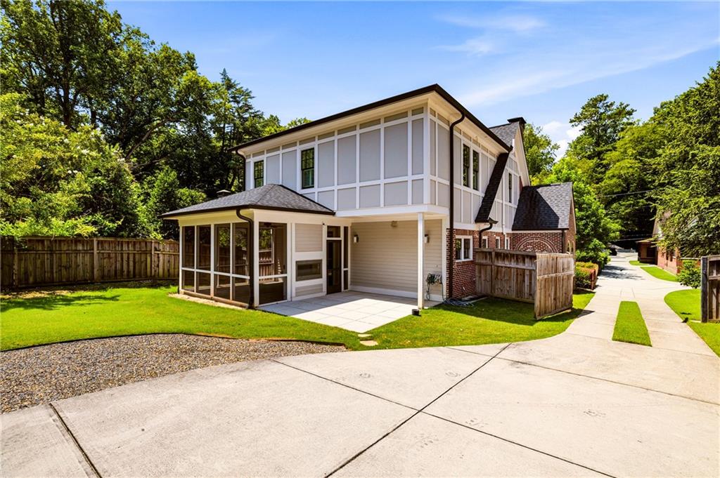 463 Burlington Road Northeast Atlanta, GA 30307 - Photo 12 of 29 Gallery Image 12