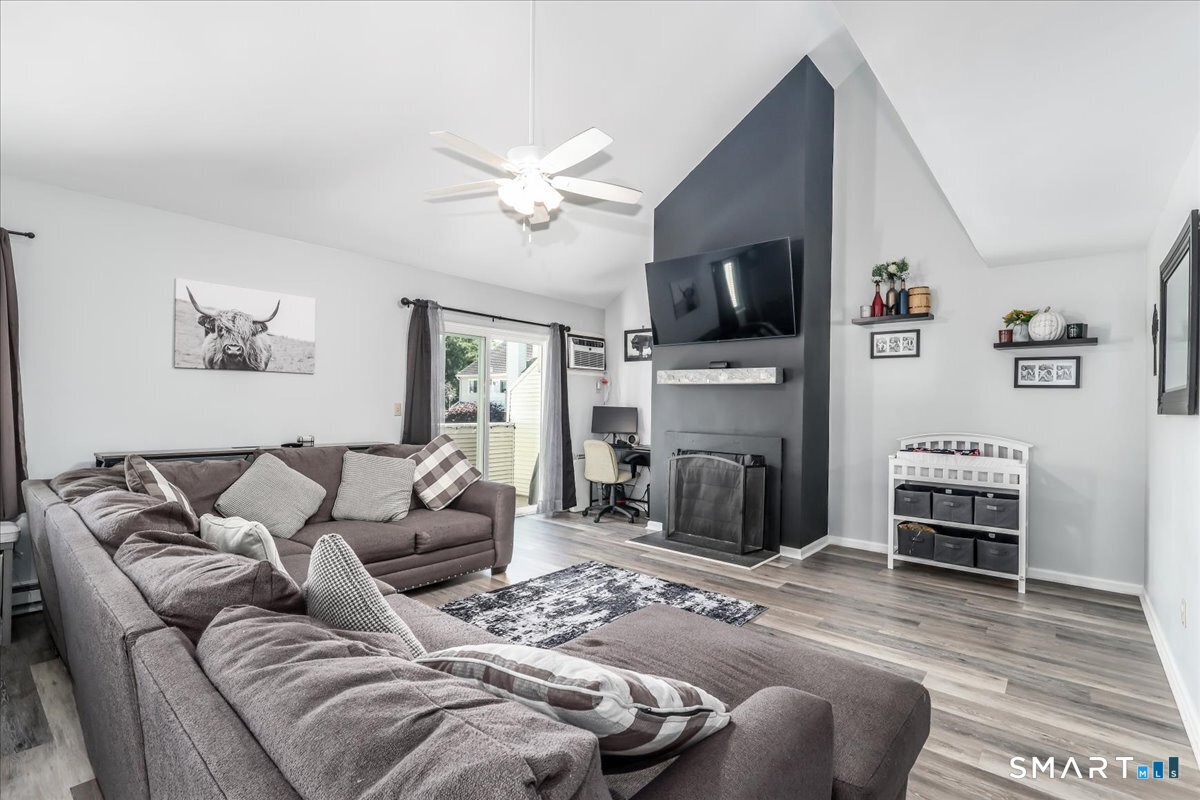 136 Pembroke Road, Unit 650 Danbury, CT 06811 - Photo 12 of 26
