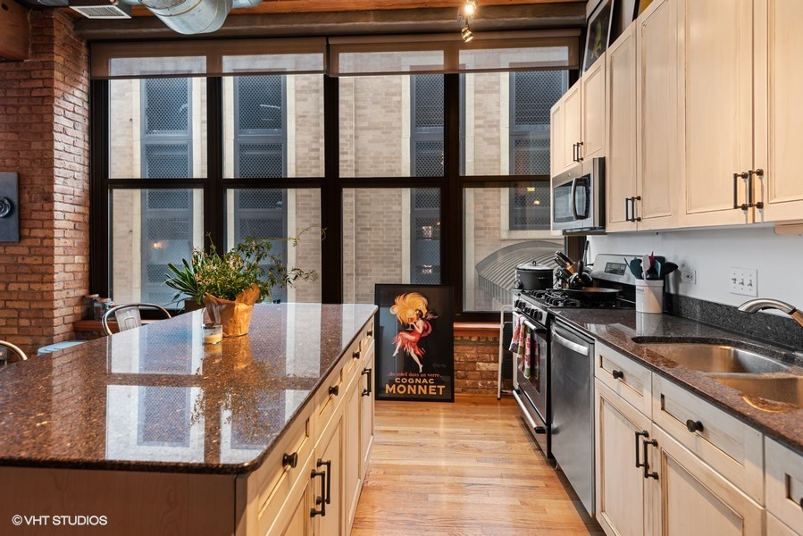 1330 West Monroe Street, Unit 311 Chicago, IL 60607 - Photo 10 of 23