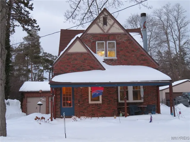 $329,900 | 5669 East Lane, Hamburg, NY 14085