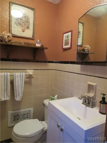 $329,900 | 5669 East Lane, Hamburg, NY 14085