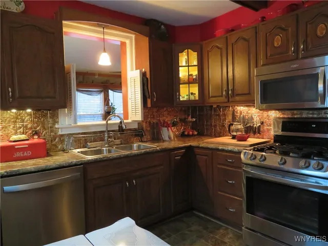 $329,900 | 5669 East Lane, Hamburg, NY 14085